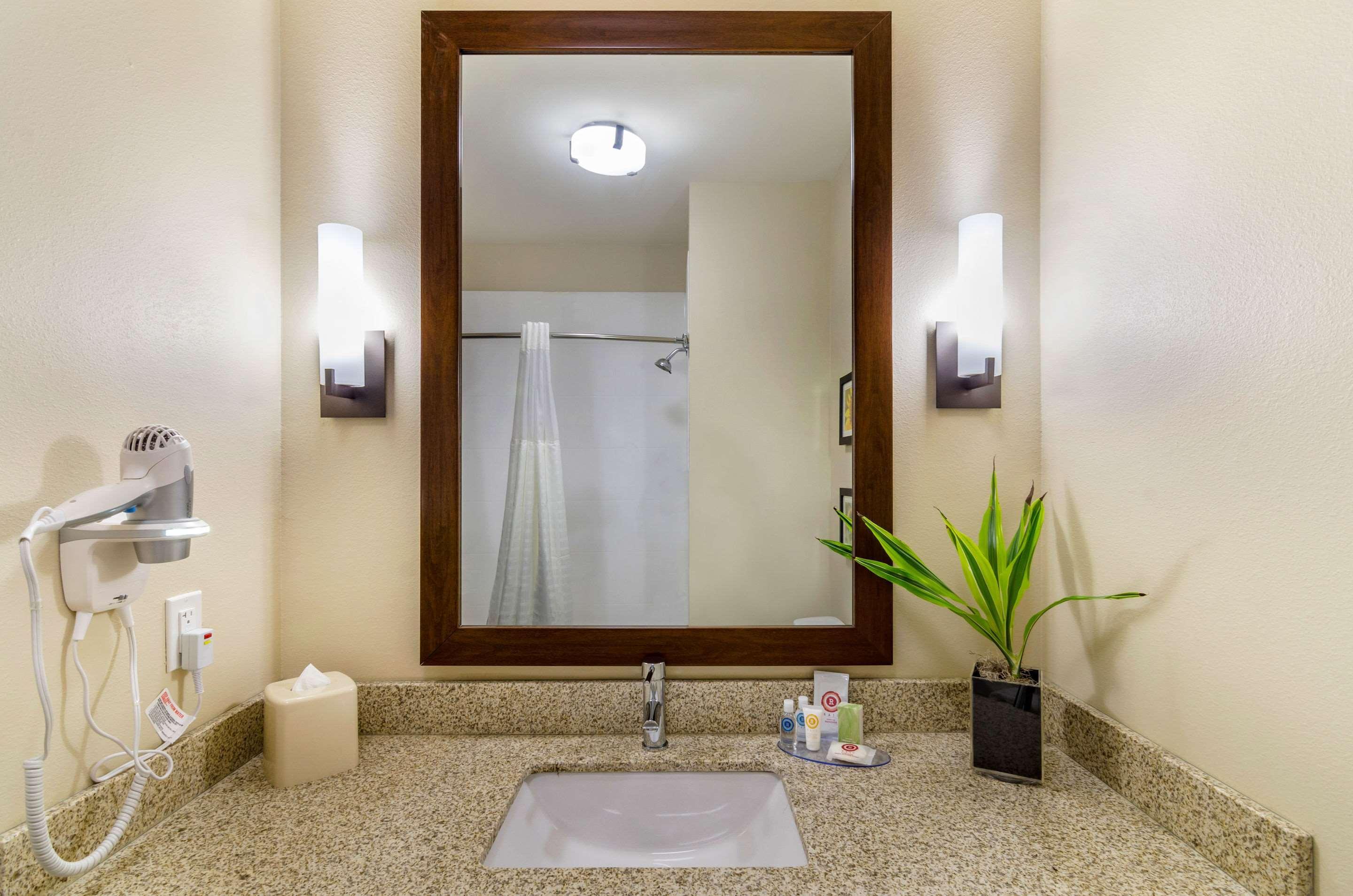 Comfort Inn & Suites Salina North מראה חיצוני תמונה