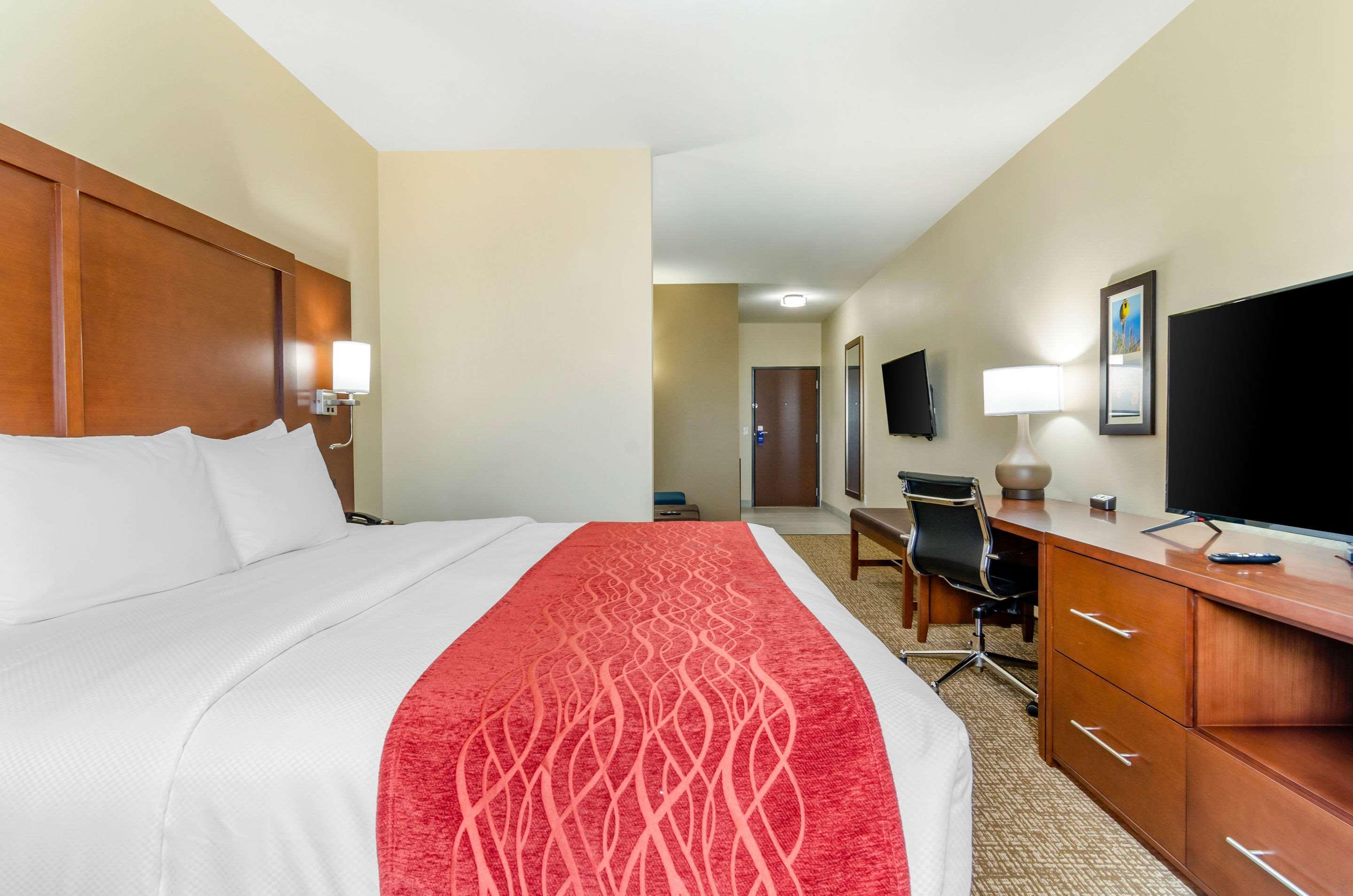 Comfort Inn & Suites Salina North מראה חיצוני תמונה