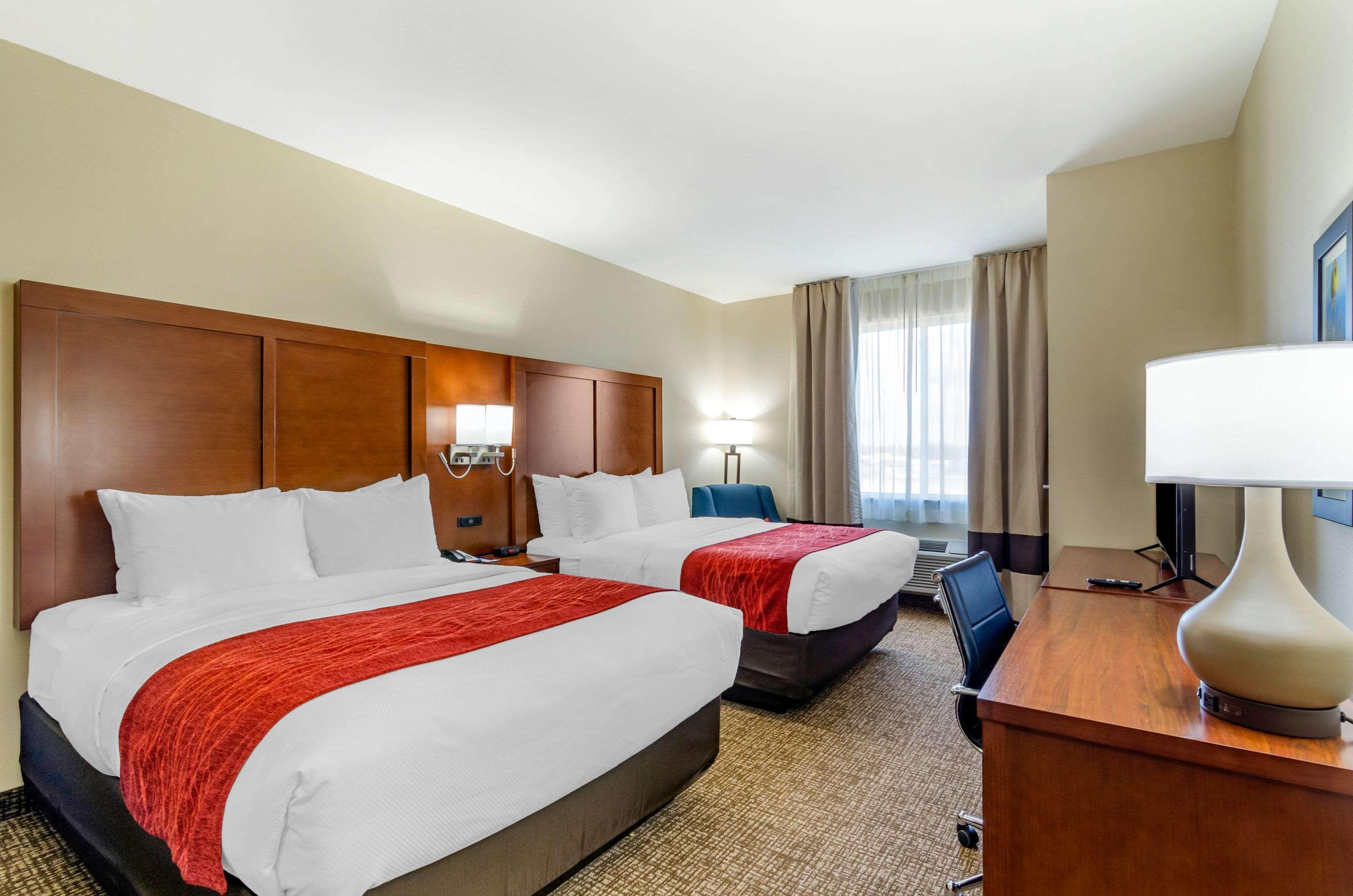Comfort Inn & Suites Salina North מראה חיצוני תמונה