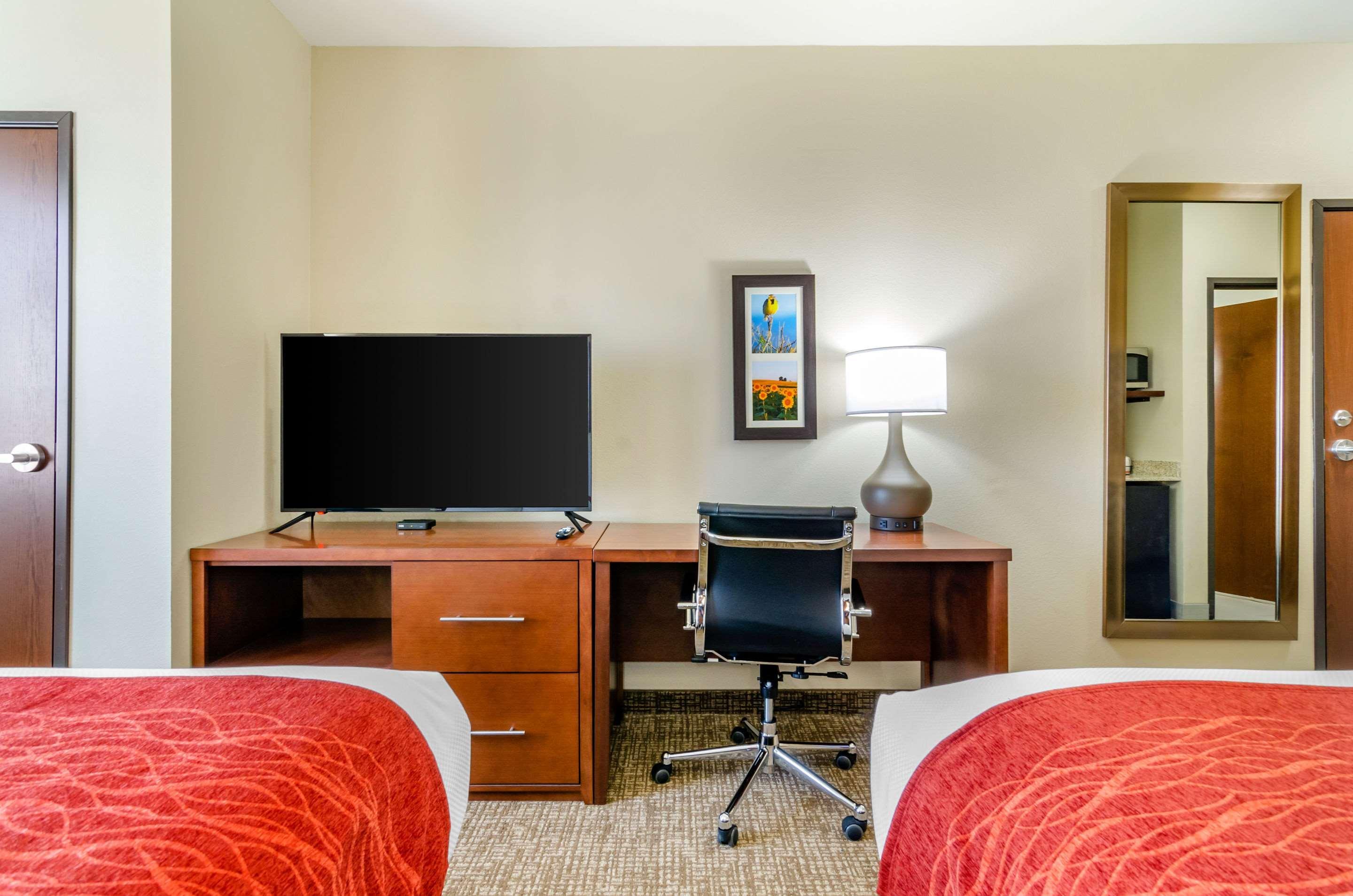 Comfort Inn & Suites Salina North מראה חיצוני תמונה