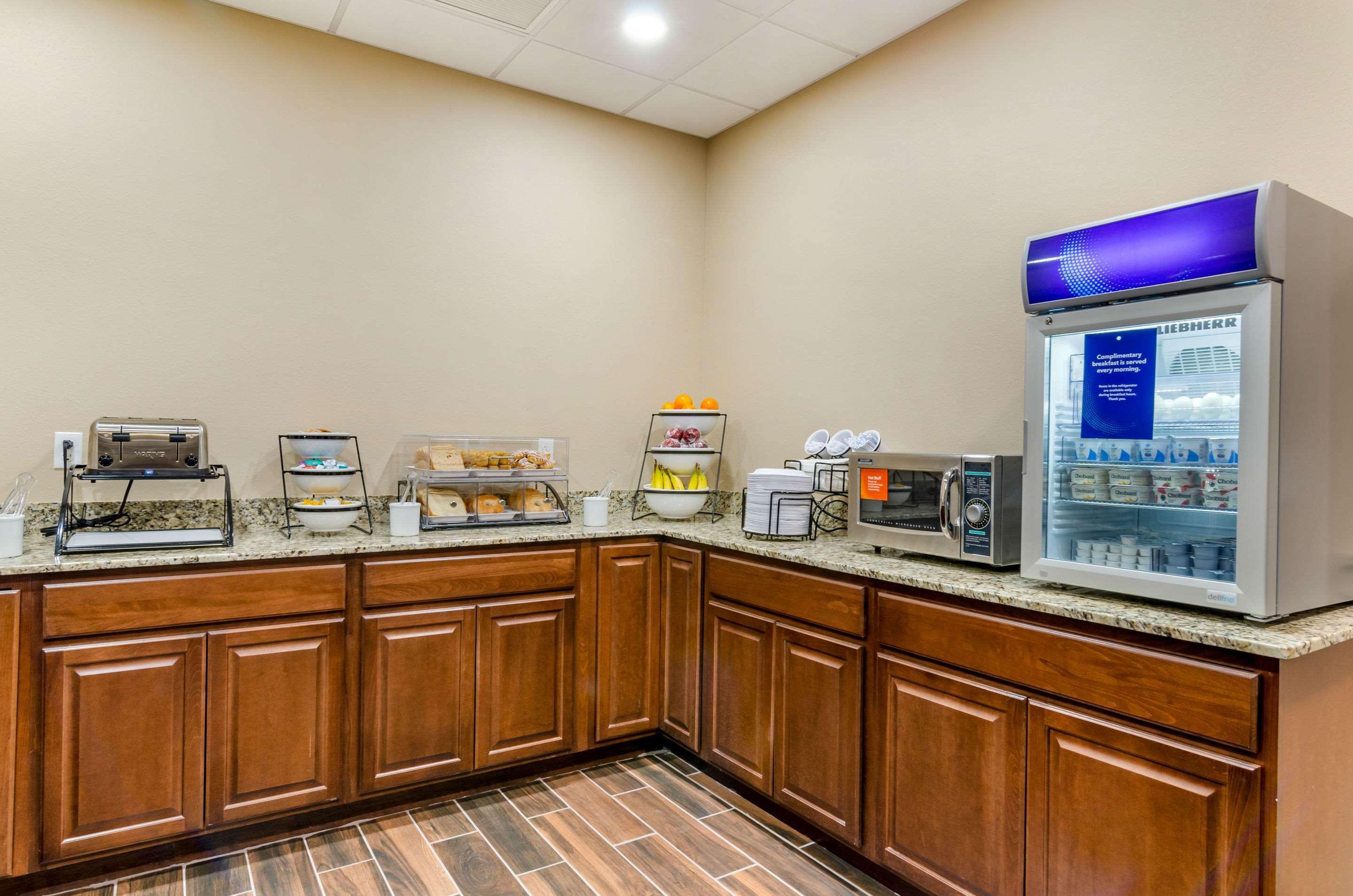 Comfort Inn & Suites Salina North מראה חיצוני תמונה