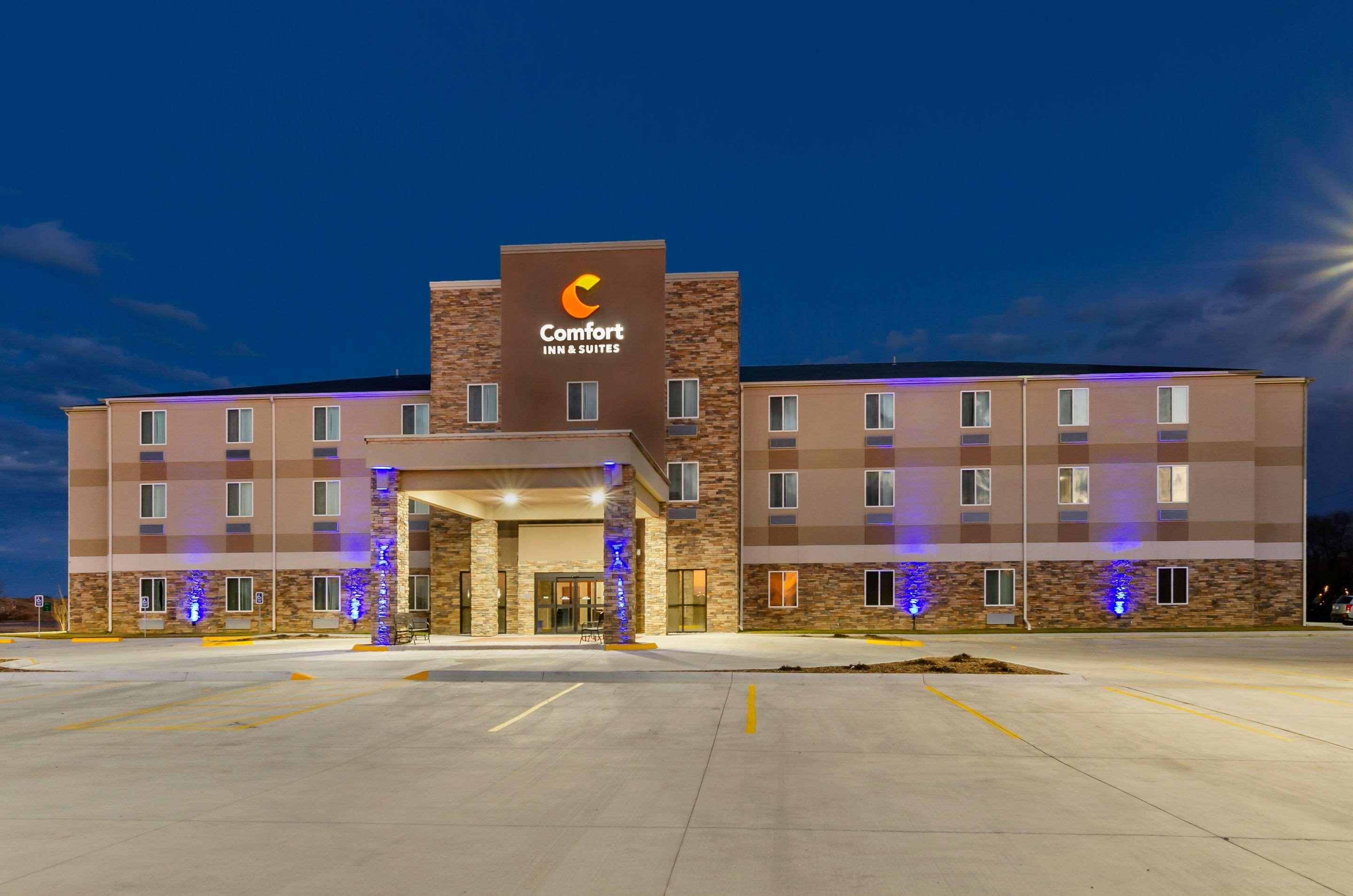 Comfort Inn & Suites Salina North מראה חיצוני תמונה