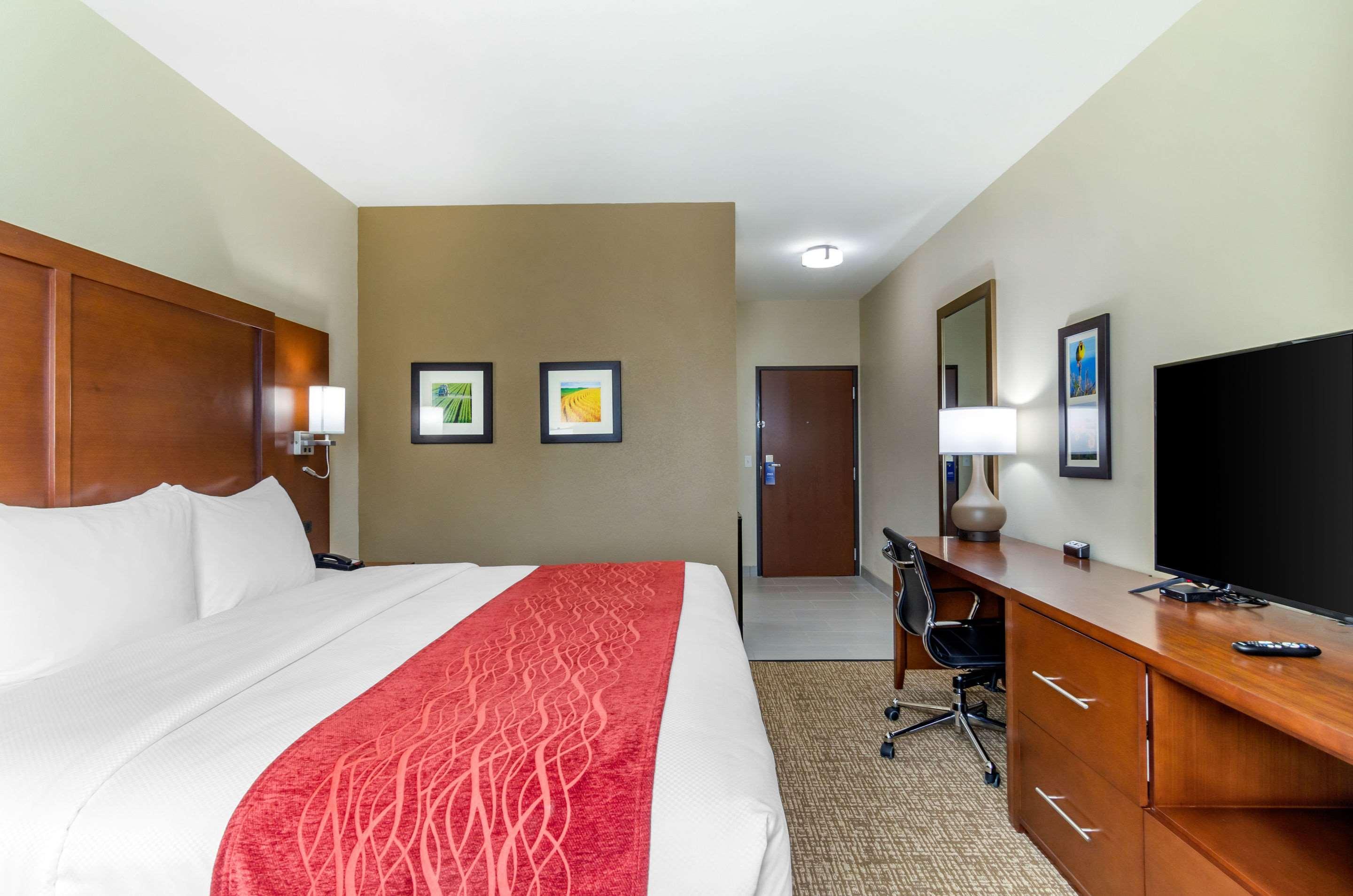 Comfort Inn & Suites Salina North מראה חיצוני תמונה
