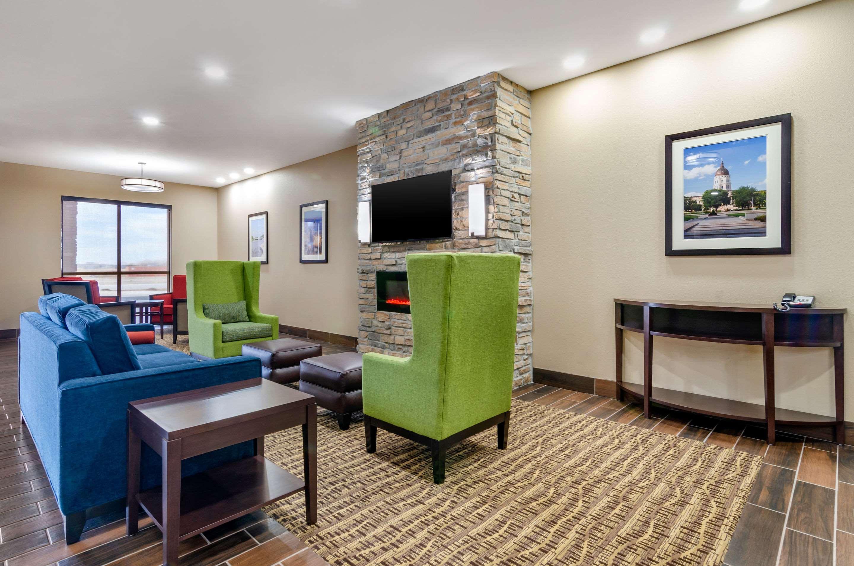 Comfort Inn & Suites Salina North מראה חיצוני תמונה