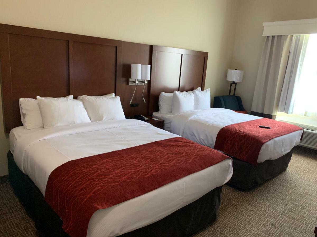 Comfort Inn & Suites Salina North מראה חיצוני תמונה